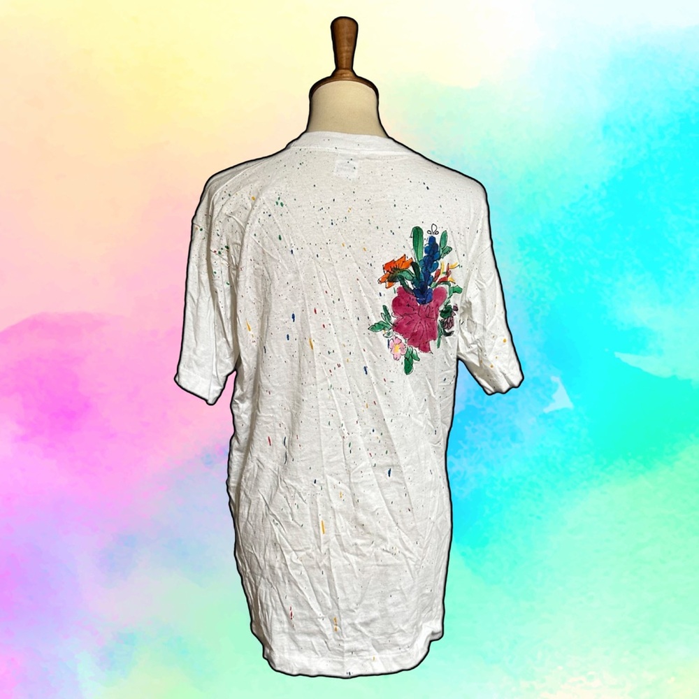 🌈 Amazing Floral Vintage Heart Shirt - Picture 2 of 5